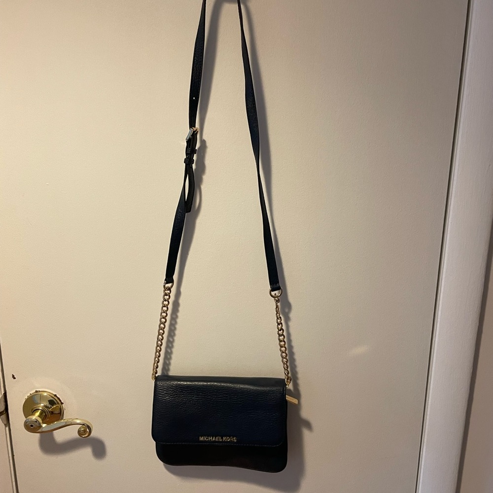 Perfect Condition ! Navy Blue & Gold Chain Michael Kors Crossbody!
